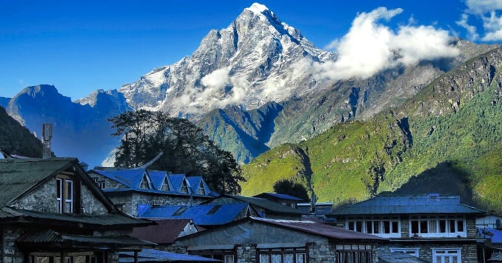 Everest Base Camp 2026: meglio primavera o autunno? La guida schietta che ti evita drammi
