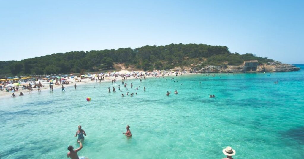 Maiorca senza auto: spiagge facili da raggiungere in bus da Palma (più Caló des Moro senza impazzire)