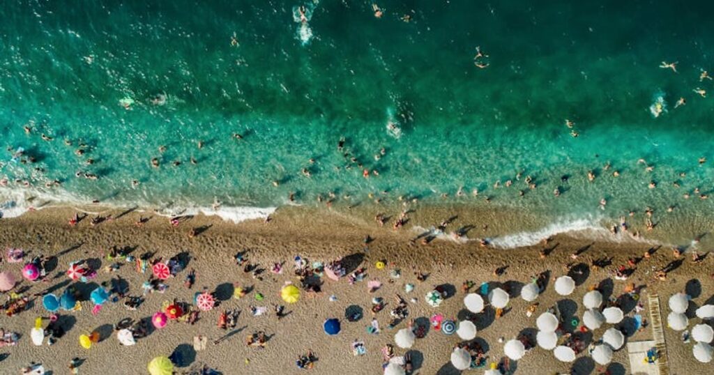 Quanto costa davvero un giorno di mare in Turchia? Numeri onesti tra Fethiye, Marmaris, Antalya e Bodrum